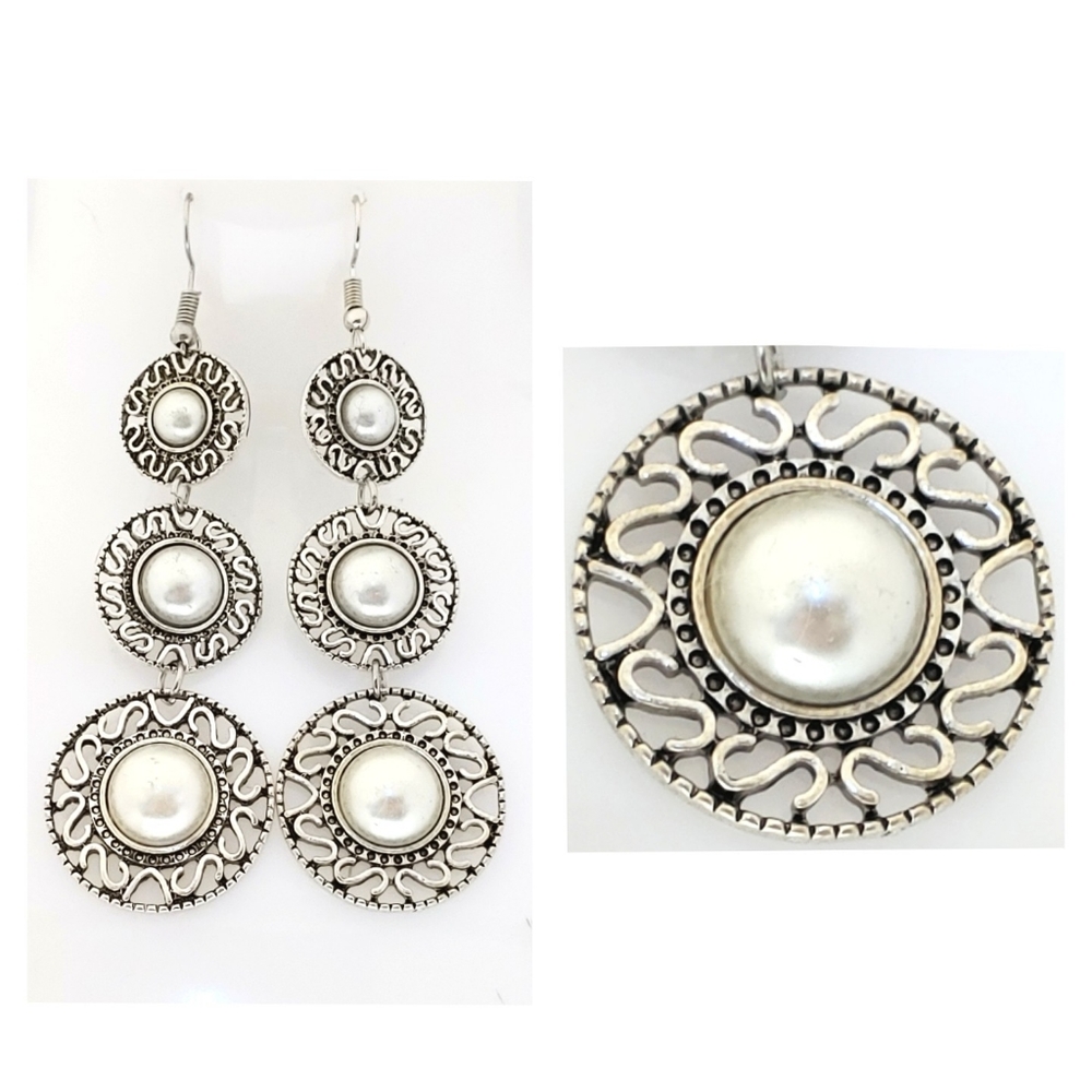 NWOT Vintage style pearl earrings